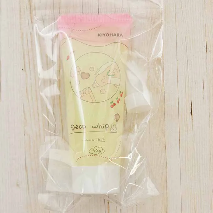 デコホイップクリアラメ 50g