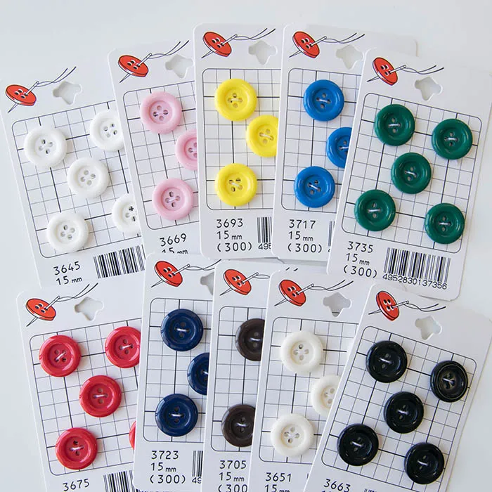 プラスチック 4つ穴ボタン15mm
