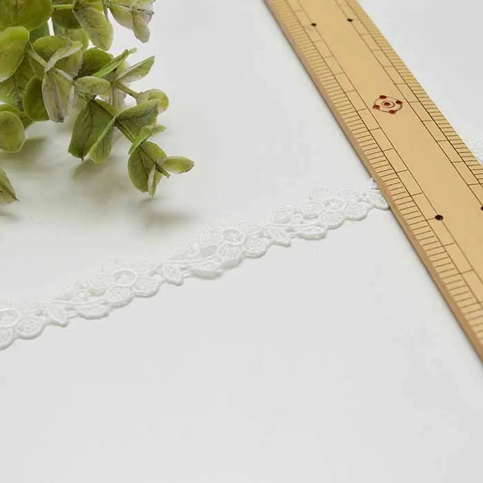 綿ケミカルレース　約1.5cm幅